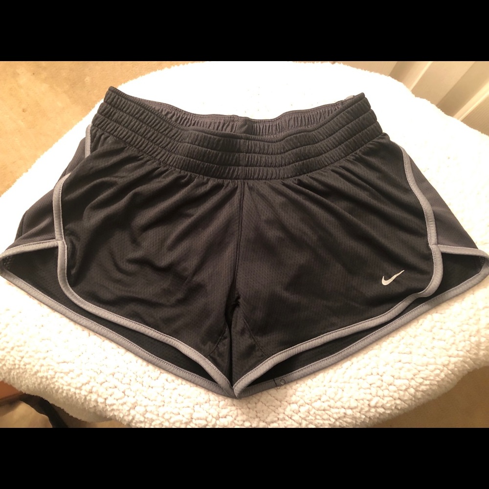 Nike Lg Women’s Black Shorts